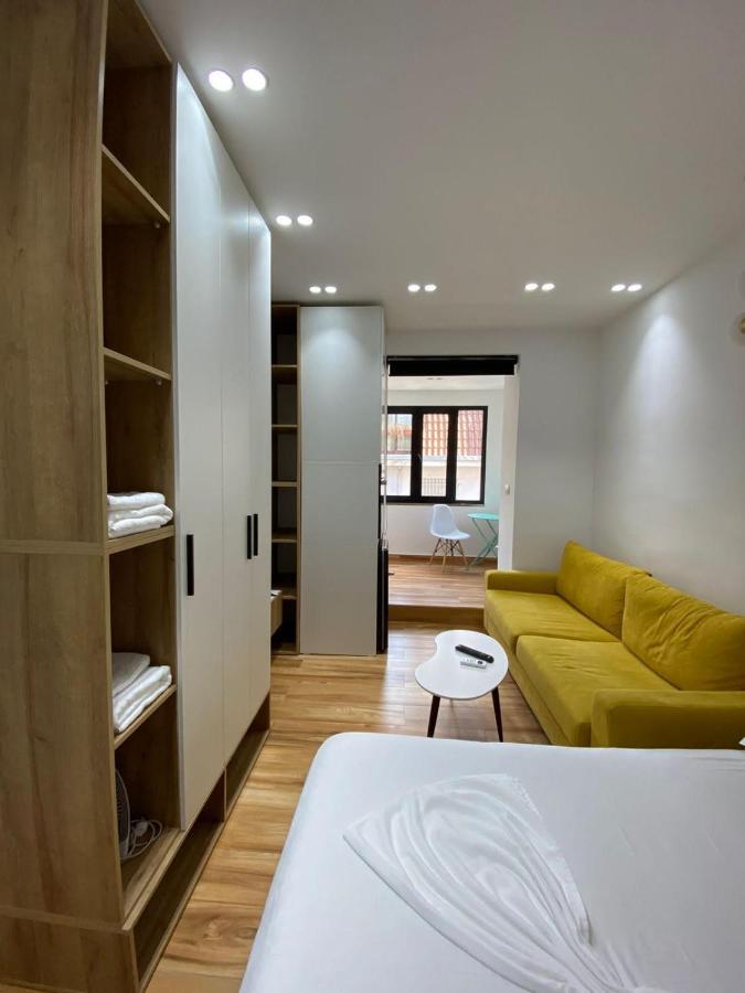 Luxury Apartment In Blloku Area ติรานา ภายนอก รูปภาพ