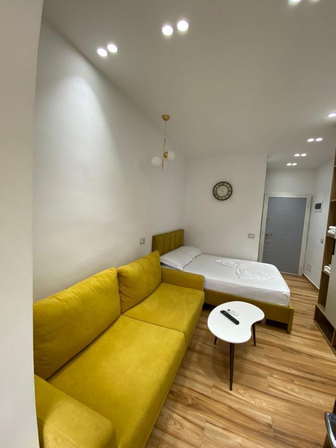 Luxury Apartment In Blloku Area ติรานา ภายนอก รูปภาพ